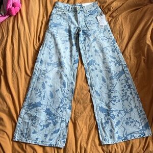 Urban Outfitters BDG Floral Blue Women's Wide Flare Jeans Sz 24 NEW NWT